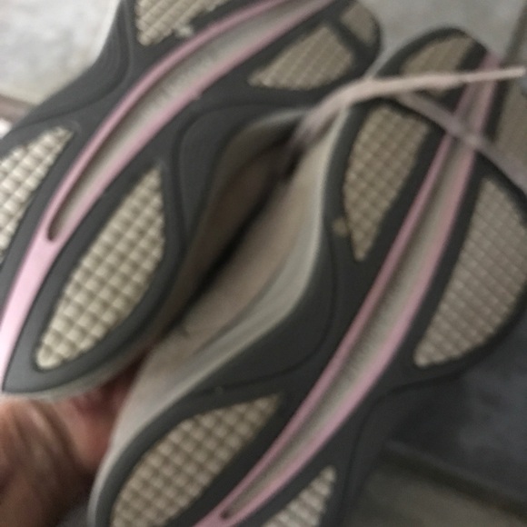 ✨New Balance shoes Size 8 - Picture 7 of 8